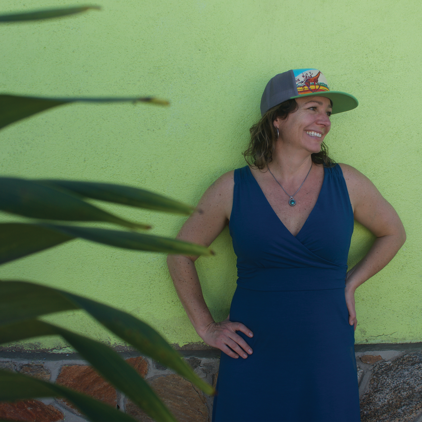 Fleeing Giraffe | 7 Panel | Grass | Sky | 100% Grey Recycled Mesh